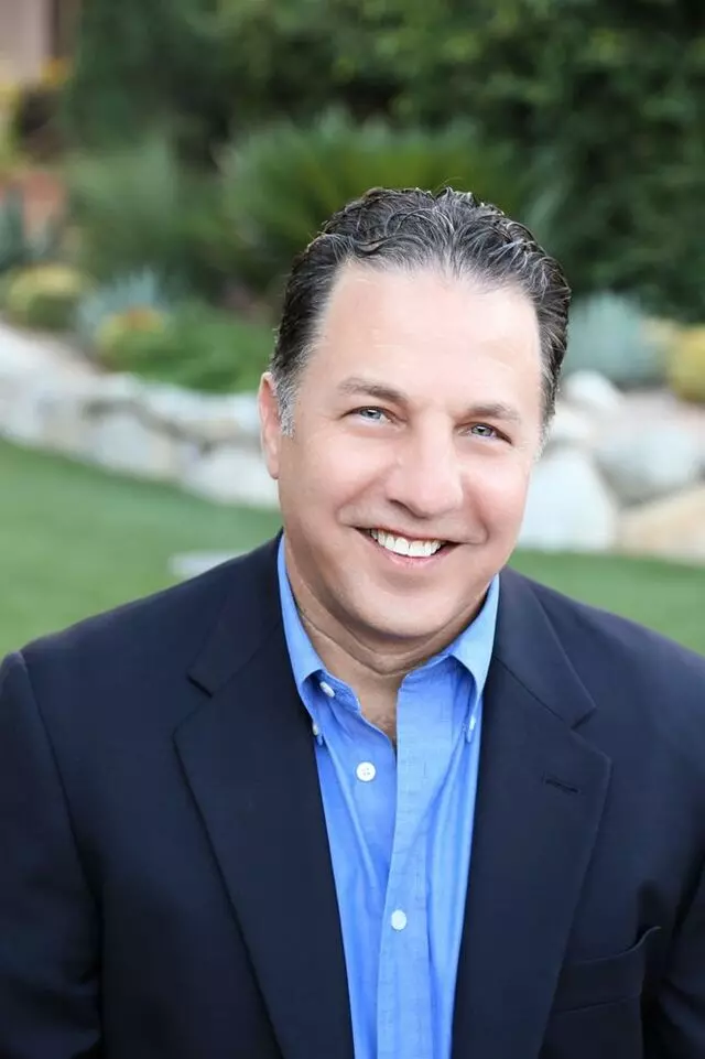 Lawrence E Koussa, DDS