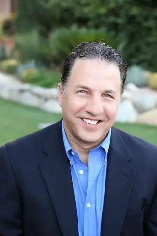 Lawrence E Koussa, DDS