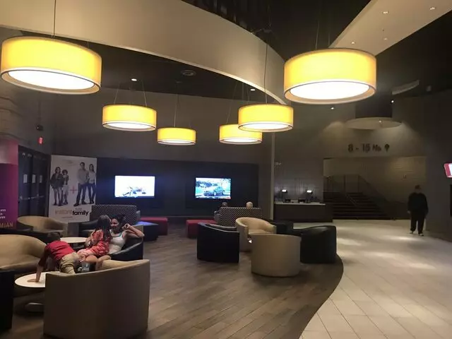AMC Loews Foothills 15