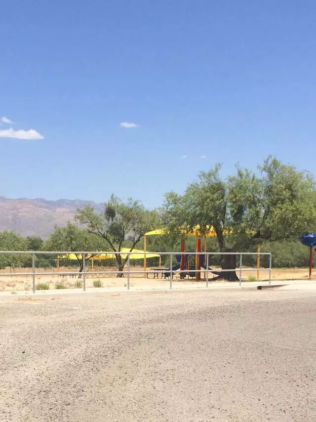 Tag Elementary School