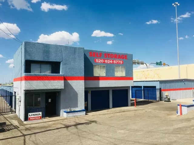 E-Z 8 Self Storage